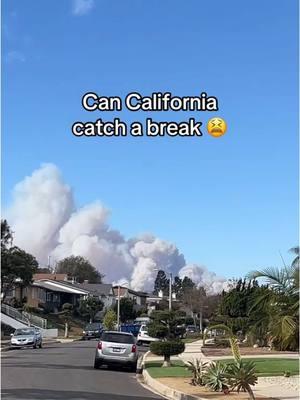 Another day in California, sad to say. #fire #california #wildfire #hollywood #dogwalk #dogsoftiktok #PetsOfTikTok #frenchie #losangeles #gooddayla #LA #fyp