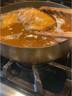 Southern fried chicken 🍗 #friedchicken #chicken #Recipe #soulfood #DinnerIdeas #blackpeopledinnerideas #foodtiktok #dinner #lunch 