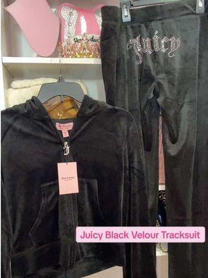 Loveee 💗🤩 found this set @bealls   @Juicy Couture ✨ #beallsfinds #juicycouture #blackvelourtracksuit 