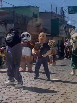 #Guatemala || El reconocido autor estadounidense Dominic Toretto es captado en un desfile de botargas en Guatemala. #toretto #botargas #botargasguatemala #desfile #guatemala🇬🇹 