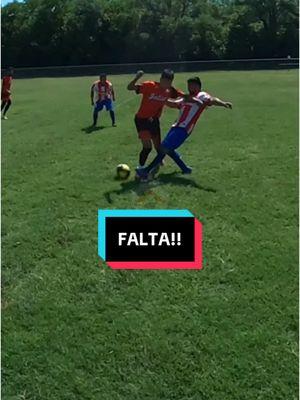 Estabamos bien hahah súper pisotón #refcam #referee #futbol #falta #tarjetaamarilla 