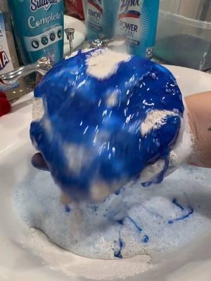 Cronchyyyy squeezes 😮‍💨 definitely needed that! 💙 #cleaningwithcessy #CleanTok #cleantokcommunity #asmr #relaxing #StressRelief #spongesqueezing #cleantokasmr #roadto20k #spongesqueezingasmr #powdersqueezes #pasteysqueezes #dishsoapsqueezes #sudsysqueezes #sudsquad 