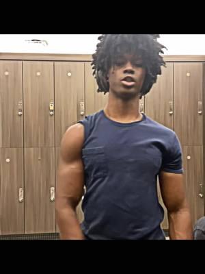 iii got mogged ft. @isaiahrreborn @merrick  #gym #viral #gymmotivation #physique #fitnessmotivaton #GymTok #viralvideo #fitness #progress #fyp #bruzz #motivation #bodybuilding #powerlifting #explorepage #explore #muscle #natural 