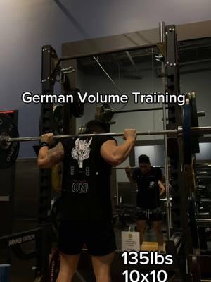 When you’re at the gym during peak hours 💀 Crowded gym are overstimulating, so I just planted myself in the back corner and overstimulated my legs. 10 sets of 10 reps with 135lbs sounds easy until you’re about half way done. 🫠 #legday #gvt #germanvolumetraining #10x10 #LFG #lightweight #peakhour #dailygrind #gymbro 