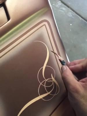 #chavospinstriping #pinstriping #freehand #scrollin #mackbrushes #harleydavidson 