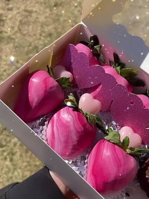 Chocolate strawberries filled with tequila rose tubes + 3 heart brownies 💖✨ #fyp #valentines #chocolatestrawberries #tequilarose #phxaz #iloveyou 