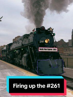 I really wish it was this easy… in reality this was a three day process. #steam #railroad #northpoleexpress #santa #santatrain #261 #stpaul #train #traintok #vintage #steampower #horsepower #rrhma 