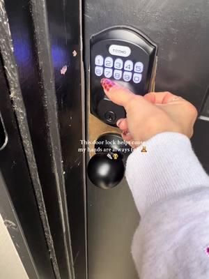 Happy Tuesday 🌤️  #MomsofTikTok #sahm #schoolpickup #minivlog #youngmomsoftiktok #tiktokshopfinds #TikTokShop #paratii #door #fingerprint #passcodedoorlock #doorlocks #homeimprovement 