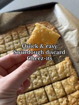 The best crackers 😮‍💨  Highly recommend making a double the batch🤗🧀🫙 . . . #homestead #homemade #homegrown #sourdough #sourdoughcrackers #sourdoughdiscard #snacks #homemadesnacks 