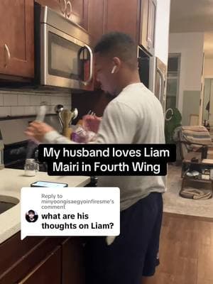 Replying to @minyoongisaegyoinfiresme He loves liam ❤️ #fourthwing #fourthwingrebeccayarros #fourthwingbook #liammairi #rebeccayarros #BookTok 