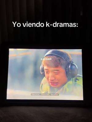 Yo 🫰🏻#kdramas #kdramalover #kdrama #foryou#foryoupage #fypシ #crashlandingonyou #aterrizajedeemergenciaentucorazon #kdramafyp#fypシ @TikTok #koreandrama#doramascoreanos #dramasasiaticos #seriescoreanas#netflix #dramakorea#parati#corea#coreadelsur #zyxcba #xyzbca #viral#tiktok#fypシ #parati##netflixseries #coreano