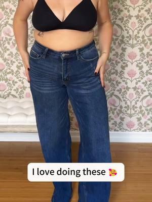 These jeans kept popping up on my fyp so I had to try them on & omg so cute! Wearing size 14, I love it 🥰,Dont forgot to size down. I didnt read and theyre too big #stretchyjeans #widelegjeans #curvyjeans #giftguideforher #tiktokshopholidayhaul #ttsdelight #newyearnewaura 