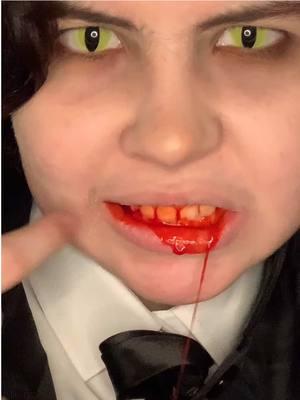 IM SO MAD THAT I WASNT MORE IN FRAME, I GOT SO CAUGHT UP IN THE TEETH EATING I FORGOT TO CHECK AFFJJFKF #cosplay #gravityfalls #billcipher #bipper #gravityfallscosplay #billciphercosplay #bippercosplay #cosplayer #sfx #goremakeup 