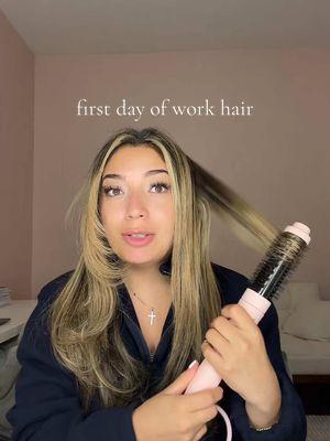 some dry shampoo & a fake blowout will work 🥴 #fyp #foryoupage #fypシ #newjob #career #work #grwm #corporate #worklife #pharma #hair #blowout #dryshampoo #firstdayofwork #firstday 