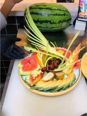 Fruit Platter #trending #fruits #cutting #fruitsbasket #fruitplatter #watermelon #cantaloupe #orange #fruitdesign #creative 