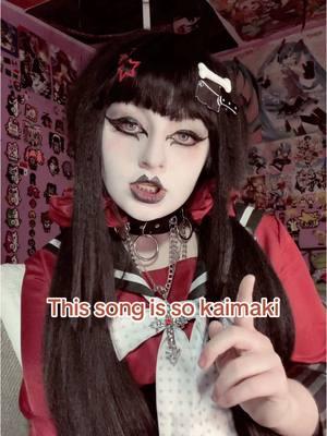 Except its Kaito singing it to Maki lol hehe #makiharukawa #maki #harukawa #harukawamaki #danganronpa #killingharmony #danganronpav3 #danganronpakillingharmony #danganronpacosplay #makiharukawacosplay #pikomoment #goth 