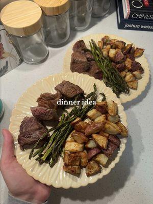 I like my asparagus crunchy okayyyyy no judging, also thank you @SYDNEY ADAMS KING for the perfect background music 😇 hahaha #dinner #DinnerIdeas #dinnerwithme #steak #steaktips #steakdinner #EasyRecipe 