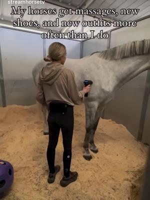 They get everything.                       🥰🎥: @TransatlanticEquestrian              #horses #horse #horsecare #horsecaretips #horsegirl #equestrian #horseriding 