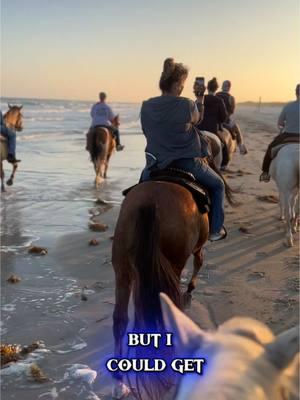 #horsesonthebeach #horses #horsebackriding #thingstodo #texas #texasfun #corpuschristitexas #activities #datenight #funthingstodo #capcut 