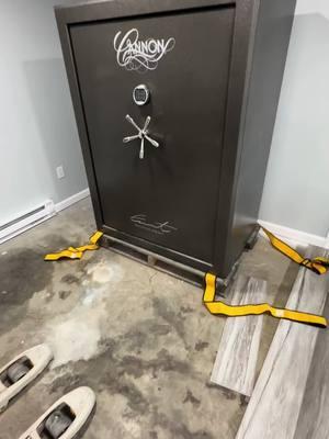 The Air Sled is worth its weight in gold. This safe is a little over 800 pounds empty. #fyp #tools #airsled #furniture #moving #gun #gunsafe #heavy 