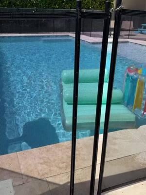 Proteção para a piscina ⚠️#pool #piscineiro #poolguy #cloro #piscinas #seguranca #crianca #pet 