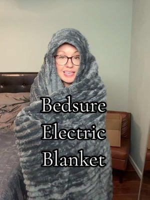 Don’t pass up on this electric heating blanket from @Bedsure Right now, the twin size is 23.89! #bedsure #electricblanket #heatedblanket #bedsurehome #blanket #warmblanket #comfortableblanket #wintermusthave #TikTokShop #tiktokshopfinds #falldealsforyou 