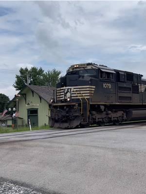 Waterloo, IN in 2022 and 2024 #indiana #railfanning #railroading #traintok #waterloo 