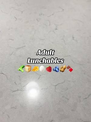 It’s been forever since we made adult lunchables together! ❤️ #adultlunchables #lunchables #lunchbox #lunchprep #lunchideas #worklunch #healthylunch #mealprep 