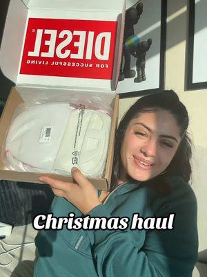 i love all my gifts 🥹💕 thank u to my familyyyy #christmashaul #christmasgift #gifthaul #diesel #gymshark #osea #giftsforher #giftideas #fyp #houstontx #applywatch 