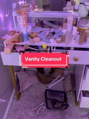 @Ava Jett #clean #cleaning #cleaningtiktok #CleanTok #vanity #makeuptok 