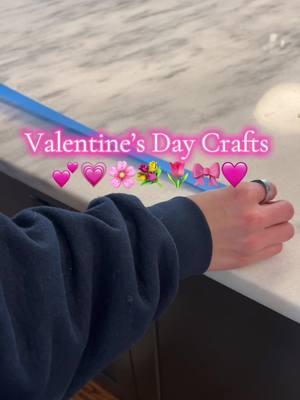 Anyone else get depressed when the Christmas decor goes away 🙋🏼‍♀️  #ValentinesDay #valentinesdaycraft #valentineskidscraft #handprintcrafts #craftswithkids 