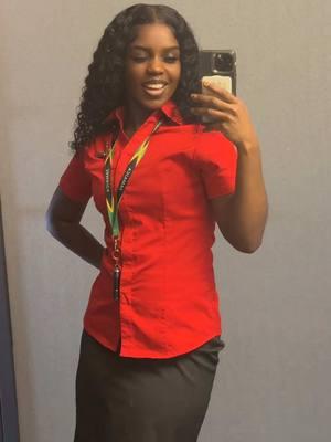 yessirskiiii 😘 #flightattendant #flightattendantlife #blackflightattendants #topshelfjess 