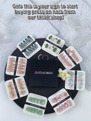 #TikTokShop#HandmadeNails #pressonnailset #PressOnNails #NailArt #nailstyle #nails #pressons#valentinesdaygift #ValentinesDay #valentinesdaygiftideas #girlfriendgift #glitzadora 