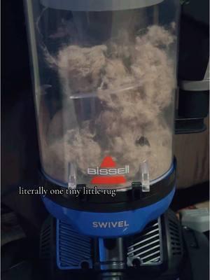 I will never use my tineco vacuum on the carpet or rug in my house again. The bissell vacuum is a DREAM. I’m disgusted and amazed at the same time 😅😂 #cleaning #bissellvacuum #notsponsored #goodvacuum #pethairremoval #catowner #vacuumforpethair 