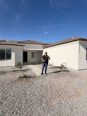 Empieza el año nuevo con un rancho nuevo 🤩🍾🥂 Localizado en Buckeye, AZ 📍 ~ 4 Recamaras   ~ 3.5 Baños ~ 2,386 Sqft  ~ 1 Acre de terreno  Listing Provided: My Home Group Real Estate Si ocupas comprar o vender tu casa, yo te puedo asistir ✅ Presione el enlance en mi perfir para agendar una cita conmigo!📲🗓️ Eduardo Ramirez Acosta  Real Estate Professional *Hablo Español* 🟠 eXp Realty  🔵 The Luna Team 📞 602-592-8018 📥 eduardo@soldbytlt.com 🌐 Eduardo.soldbytlt.com 🏡Equal Housing opportunity🏡 #az #realestate #azhomes #phoenixrealestate #avondalerealestate #newbuild #azhomesforsale #phoenixarizona #phoenixrealtor #español #rancho #ranchito #viral 