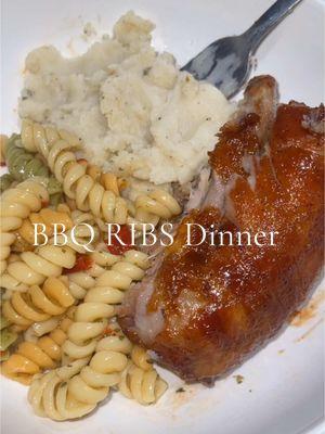 Its a celebration! BBQ IN JANUARY 💯 lol Ribs, mashed potatoes and pasta salad. Happy Tuesday stay blessed everyone. #bbqribs #ribsrecipe #bbq #dinnerwithme #DinnerIdeas #fooletteenlacocina #daisyinthekut #cookingwithfoolette #cookingwithfoolettedaisy #foolettecooking 