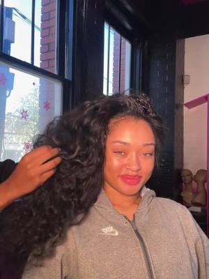 In love with this natural flip over quick weave from stylist @looksbylonbun1 #fyp #hairtok #hairinspiration #hairgoals #hairtransformation #quickweave #naturalquickweave #leaveoutquickweave #flipoverquickweave #flipover #flipovermethod #versatilequickweave #hairbundles #hairweaves #waterwavehair #waterwavebundles