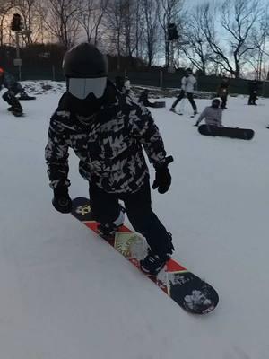 I might swerve, bend that corner, woah woah 🏂 #snowboarding #obermountain #gatlinburg  #insta360 #vans