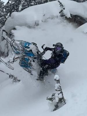 Snow keeps stacking up ⚔️ Check out Limitlessridingclinics.com  & topoftheworldresort.com🚀 #snowmobile #wy #skidoo #thatskidoofeeling #topoftheworldresort #limitlessridingclinics #getaguide #beartoothmountains #turbo850 #montana #wyoming 