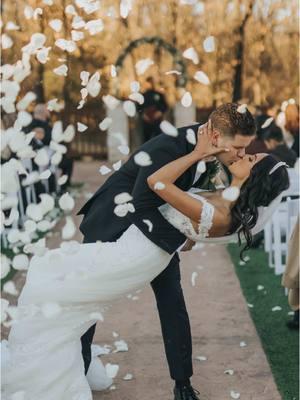 Same day sneak peaks! This wedding was from Jan 2022 ✨ #oklahomaweddingphotographer #samedaydelivery #sneakpeek #wedding hmua:@aimeefaith_hmua venue:@The Springs 