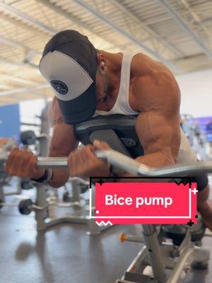 One of my favorite exercise for bicep #armworkout #mensphysique #gymsharks #biceps #pump #gymwork 