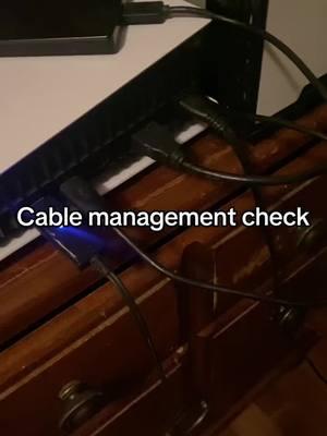 Super helpful #cables #cablemanagement #cablemanagmentcheck #cableclips #setupreview 