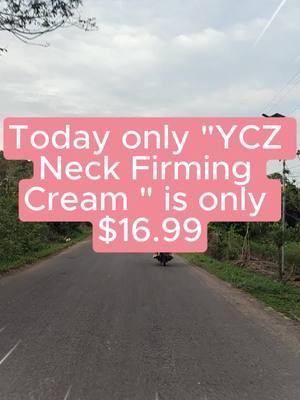 I love it when I see a difference.. I ran out of my 3rd jar of Gopure neck cream and I wanted to try something different .. This neck cream piqued my interest.. it comes with a massager to stimulate and circulate to help penetrate the cream into the skin.. Hello my new little friend 👊🏼 #neckcream #necktightening #necktighteningcream #skincareroutine #skincare 