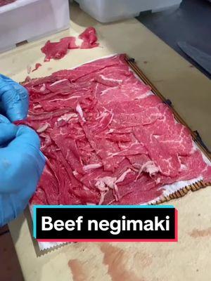 Haciendo beef negimaki #roockmartin #sushiroock #sushichef #🍱 #👨🏻‍🍳 #🍣 #beef #🧅#🥩#Recuerdos 