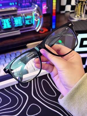 These Bluetooth sunglasses are so cool!!!You can listen to music,take photo,and answer phone calls without wearing earbuds!!#bluetoothglasses #bluetooth #glasses #sunglasses #fypシ゚viral #dealsfordays #smart #foryou 