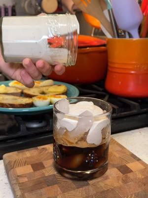 chocolate tiramisu iced espresso❤️‍🔥 #tiramisu #tiramisulatte #icedespresso #icedespressodrink #icedespressoathome #icedcoffeeathome #easyicedcoffee #easyicedcoffeeathome #icedcoffeerecipe #coldfoam #coldfoamathome 