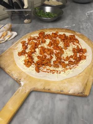 Buona sera e buon pomeriggio a tutti, guarda che bello simply the best at the Chatterbox in Pleasantville, New York creating Italian authentic pizzas for friends that become family#Chatterbox #Italian #Foodie #fypage #enjoying #Pleasantville #Chef 