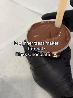 Replying to @tay 💕  How to make Black Chocolate! 👩‍🍳 • • • #chocolatecoveredtreats #treatboxes #treatmaker #chocolate #chocolatetutorial #beginnertreatmaker #tutorial 