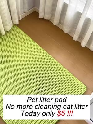 As long as you put this mat on, it can prevent the cat from carrying sand and honeycomb like leaks. After collection, it can be put back in the tray for use. If it cannot be cleaned, arrange one for it as soon as possible.#cat #cats #catdad #catmom #catmat #cleancat #clean #catsoftiktok #fyp #cleanwithme #TikTokShop #catlitter #catlitterbox #pets #PetsOfTikTok #gift #giftideas #loveit #cattok 