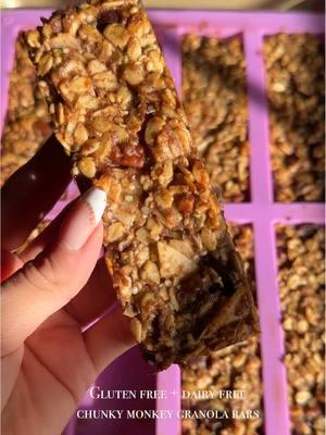 If your goal this year is to cook more at home and buy less store bought stuff, you are in the right place! Today I am showing you how to make these delicious and super easy homemade chunky monkey granola bars. The perfect grab and go snack option for your week and way better than any store bought ones💯 Save for later and follow along for more! Chunky Monkey Banana Bread Granola Bars: Makes 11 2 ripe bananas 1/4 cup melted refined coconut oil 1/3 cup pecan butter (substitute any nut/seed butter)  1/4 cup manuka honey (substitute maple syrup) 1/4 cup hemp seeds 1/4 cup flaxseed meal 1/2 cup chopped pecans 2 cups sprouted gluten-free oats 1 1/2 tsp cinnamon 1/3 cup toasted coconut chips 1/3 cup no sugar added chocolate chips Optional: 1 scoop vanilla protein powder  Instructions: 1. Mix everything in a large bowl 2. Add to silicone granola bar molds 3. Bake 350 F 15-20 minutes 4. Let them cool completely, I like to stick mine in freezer for 20 minutes  5. Remove from silicone molds and keep stored in an airtight container in refrigerator or freezer . . #mealprepmonday #homemadegranolabars #granolabars #glutenfreedairyfree #mealprepsnacks #homemadesnacks #mealprepideas #granolabar #dairyfreerecipes #snackideas #snackbars